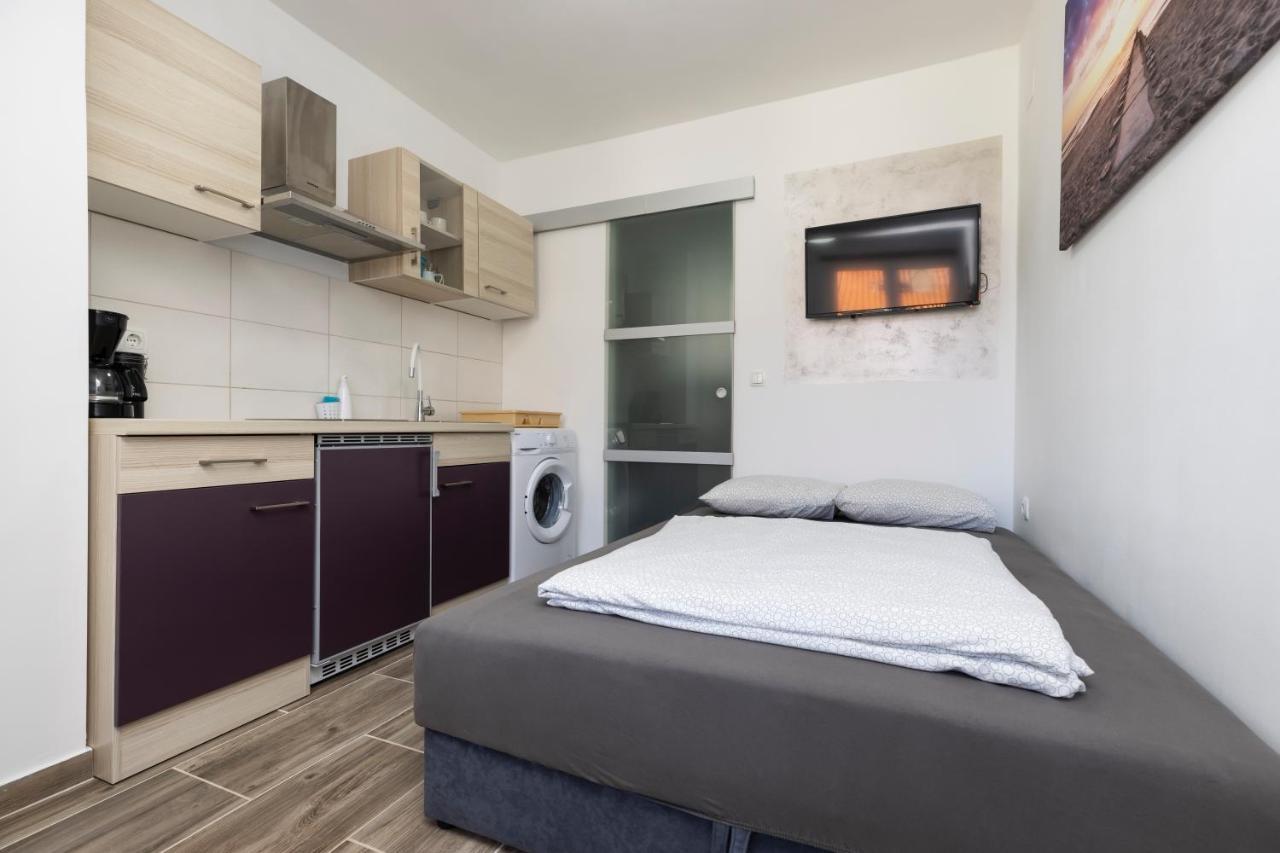 Studio Apartment Pinetree - Mali Lošinj Kültér fotó